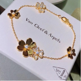 2023 Van Cleef Arpels Frivole 5 Flowers 18K Gold Diamond Bracelet RP3W400